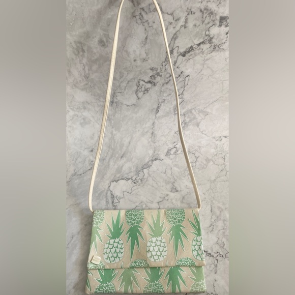 Jana Lam Crossbody - Picture 2 of 11